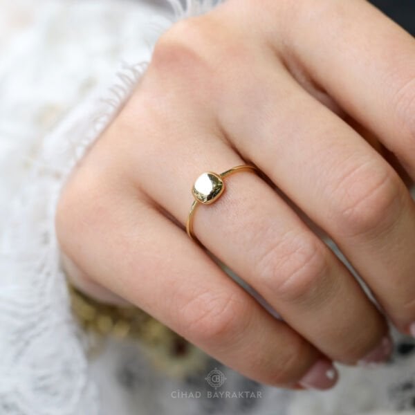 Sade Parlak Altın Yüzük