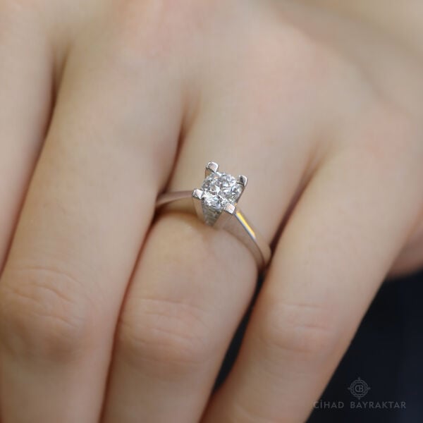 0.65 ct Pırlanta Tektaş Yüzük