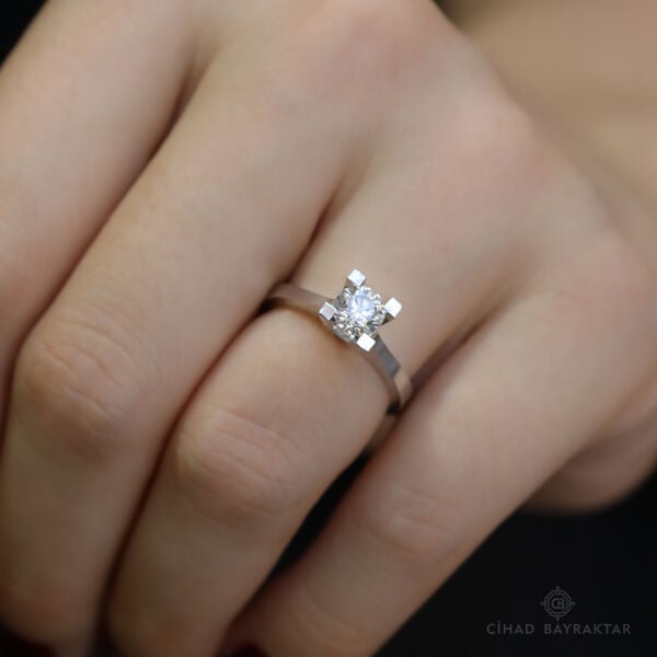 0.71 ct Pırlanta Tektaş Yüzük