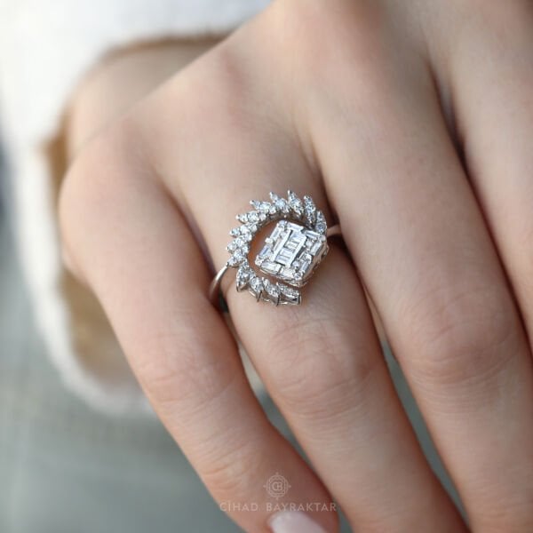 0,72 ct Pırlanta Baget Yüzük