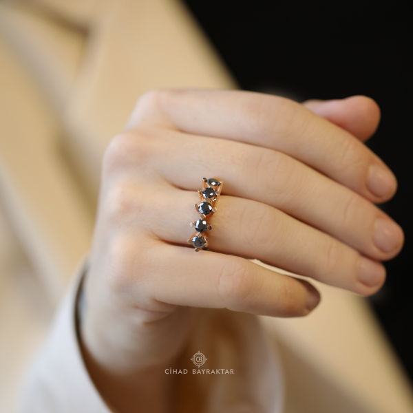 1,62 Ct. Pırlanta 5 taş Yüzük