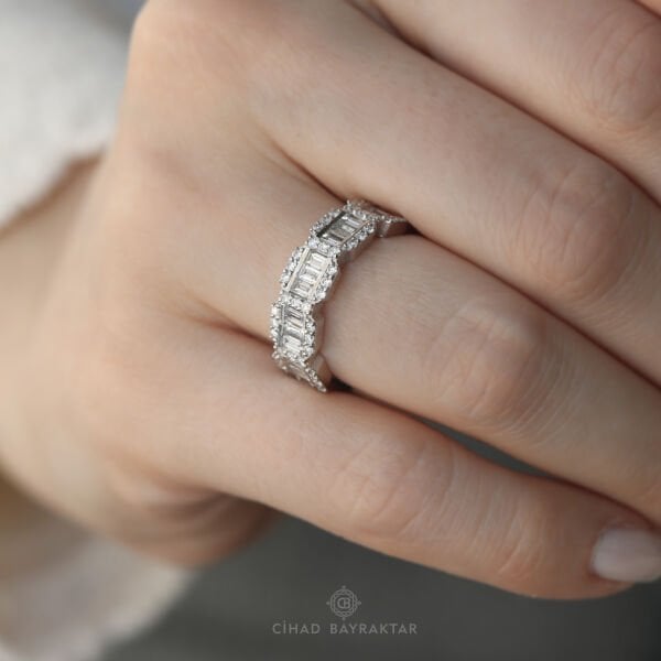1,26 ct Pırlanta Baget Yüzük