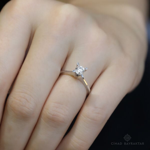 0.50 ct Pırlanta Tektaş Yüzük