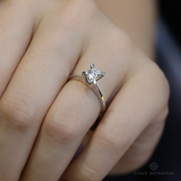 0.50 ct Pırlanta Tektaş Yüzük