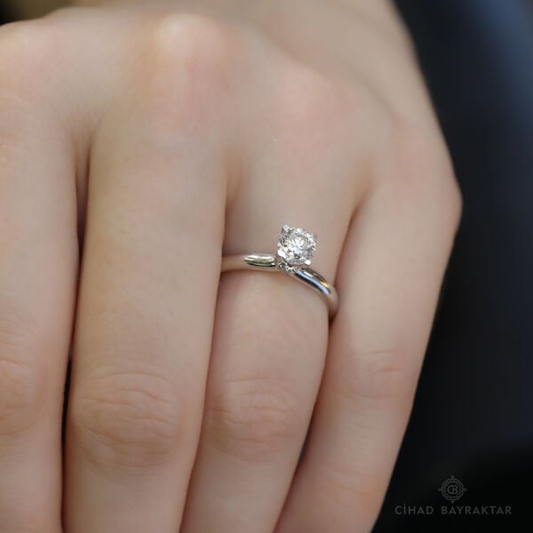 0.77 ct Pırlanta Tektaş Yüzük