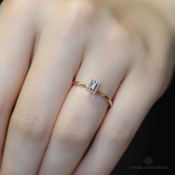 0.03 ct Pırlanta Baget Yüzük