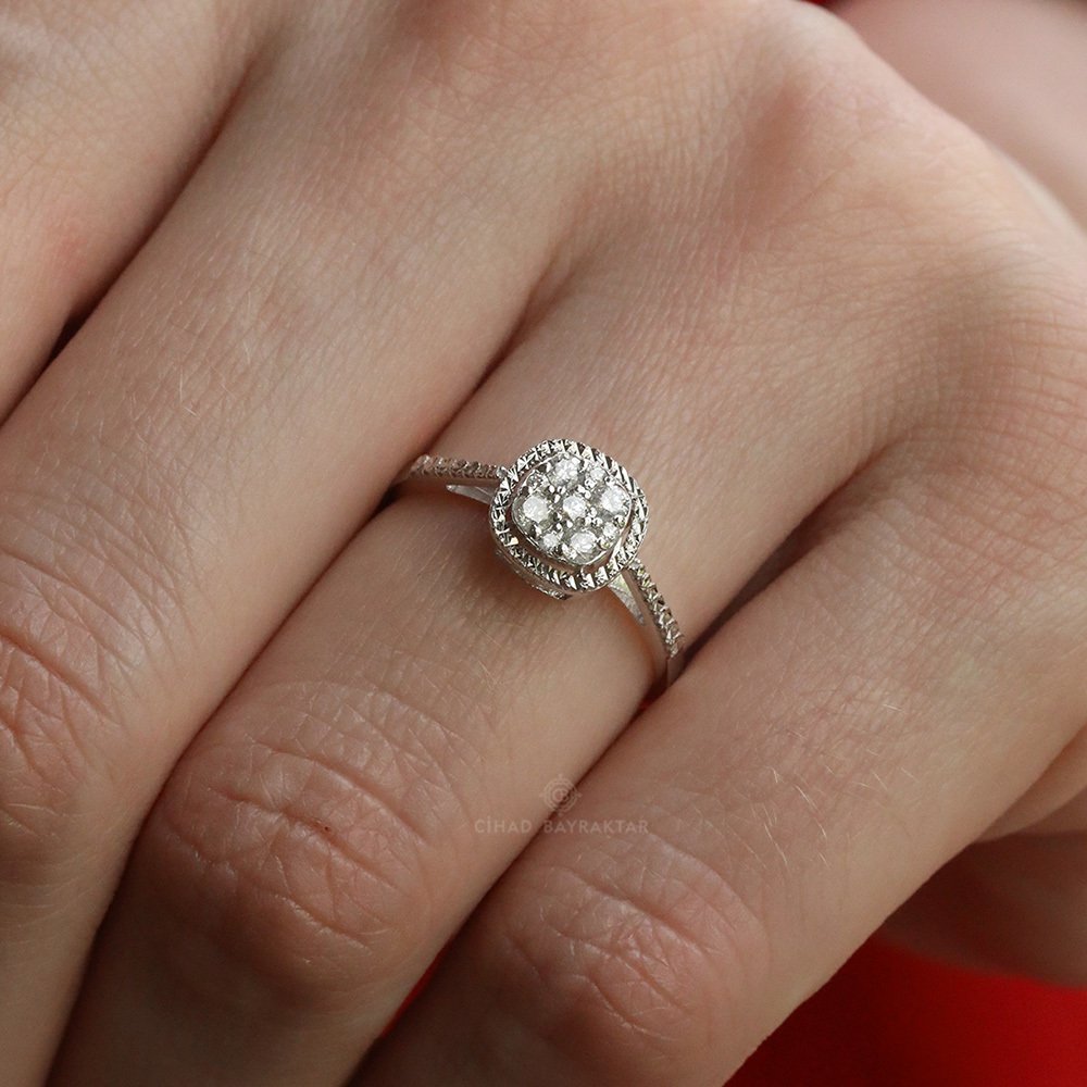 0,25 Ct. Baget Pırlanta Yüzük