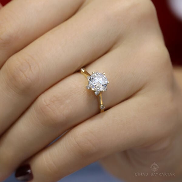 Tasarım Altın Tektaş Yüzük