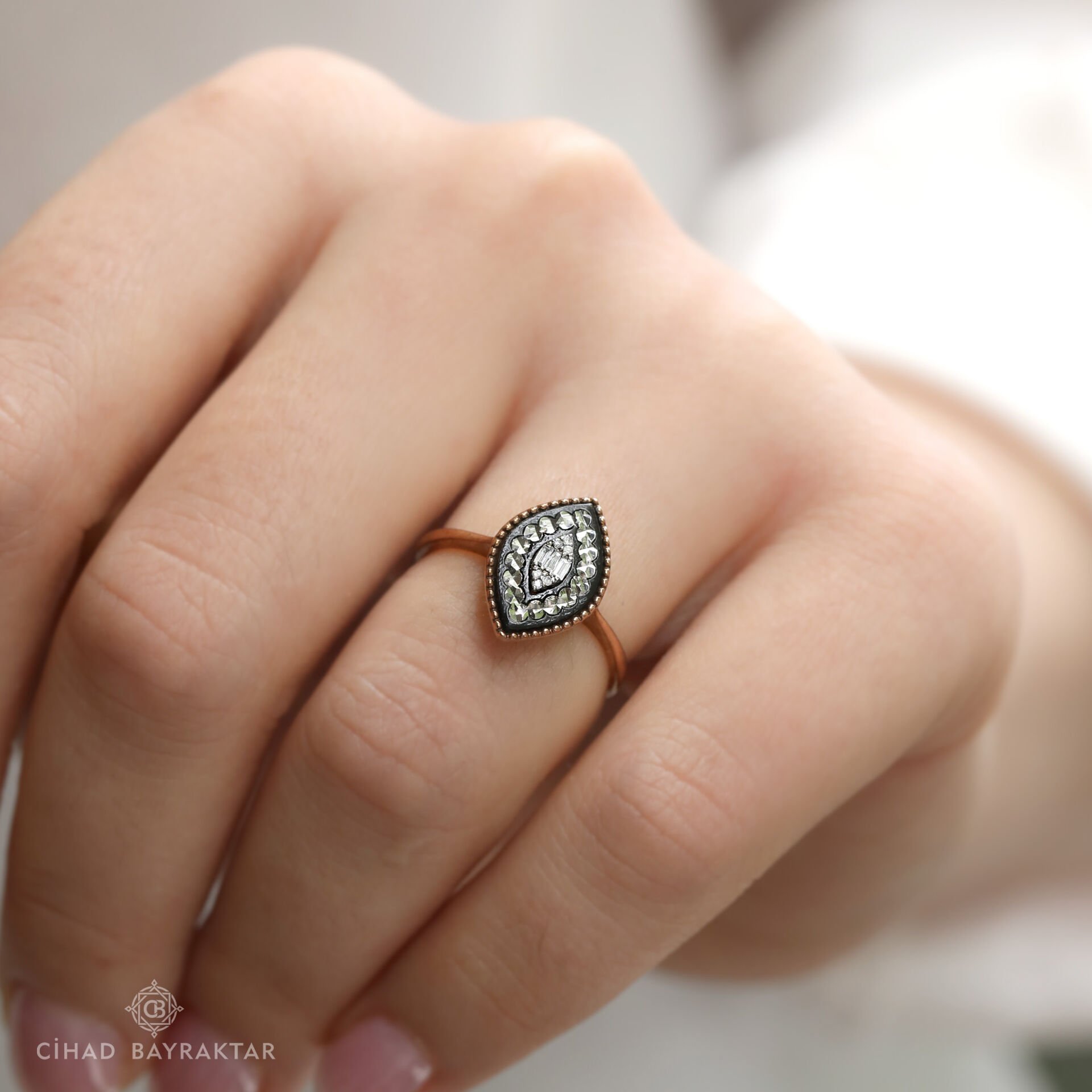 0,10 ct Elmas Mekik Yüzük