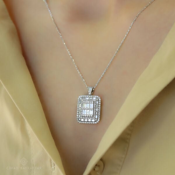 1.72 ct Pırlanta Baget Kolye