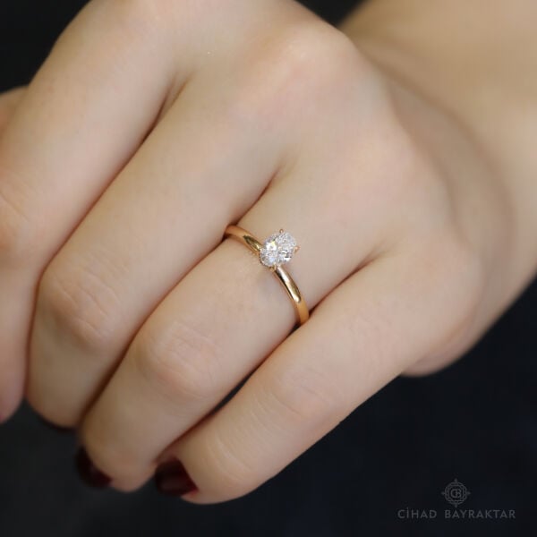 0.64 ct Pırlanta Oval Yüzük