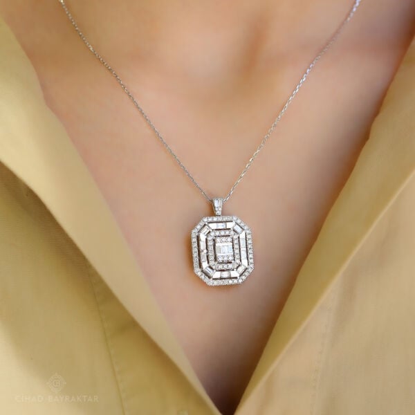 1.44 ct Pırlanta Baget Kolye