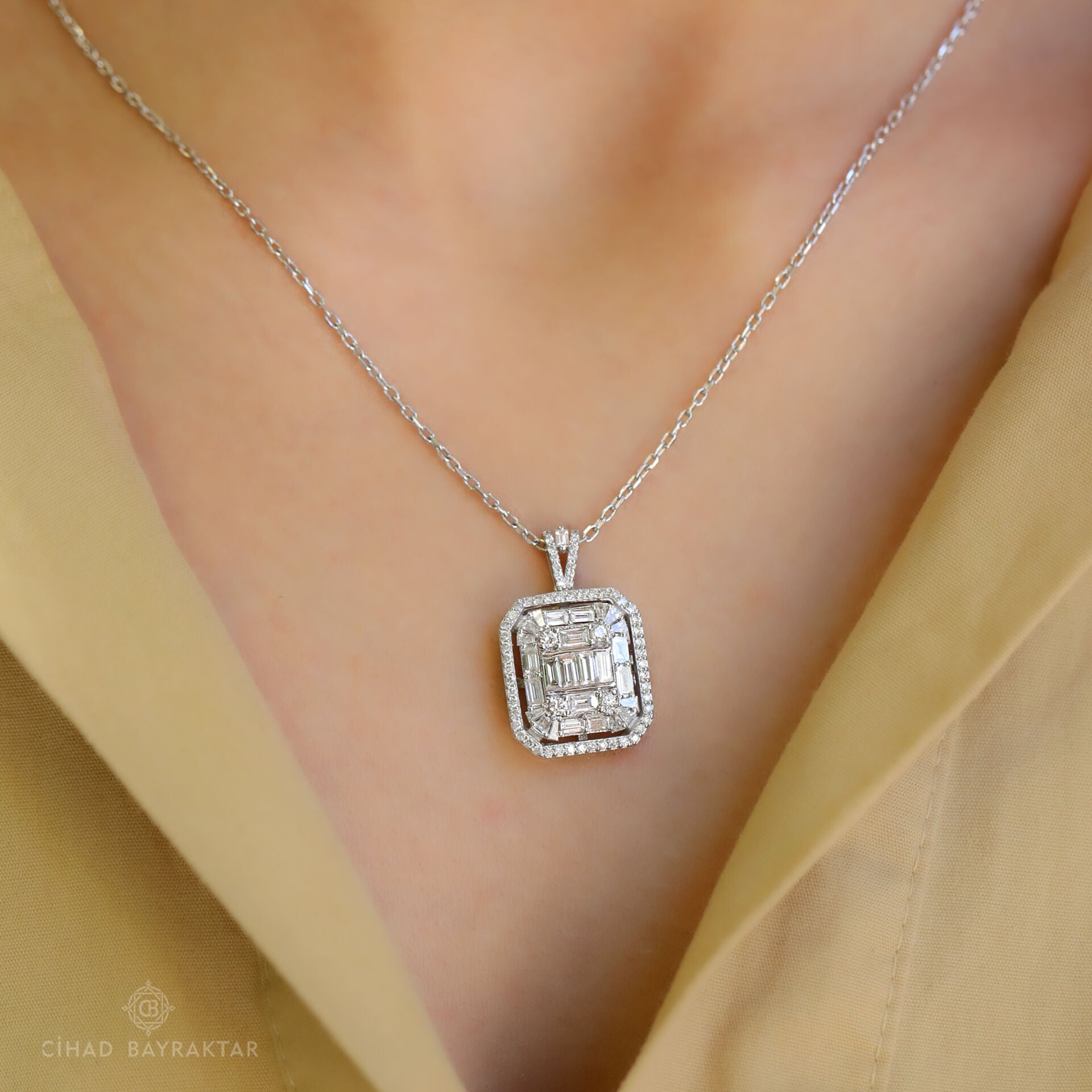 1.32 ct Pırlanta Baget Kolye