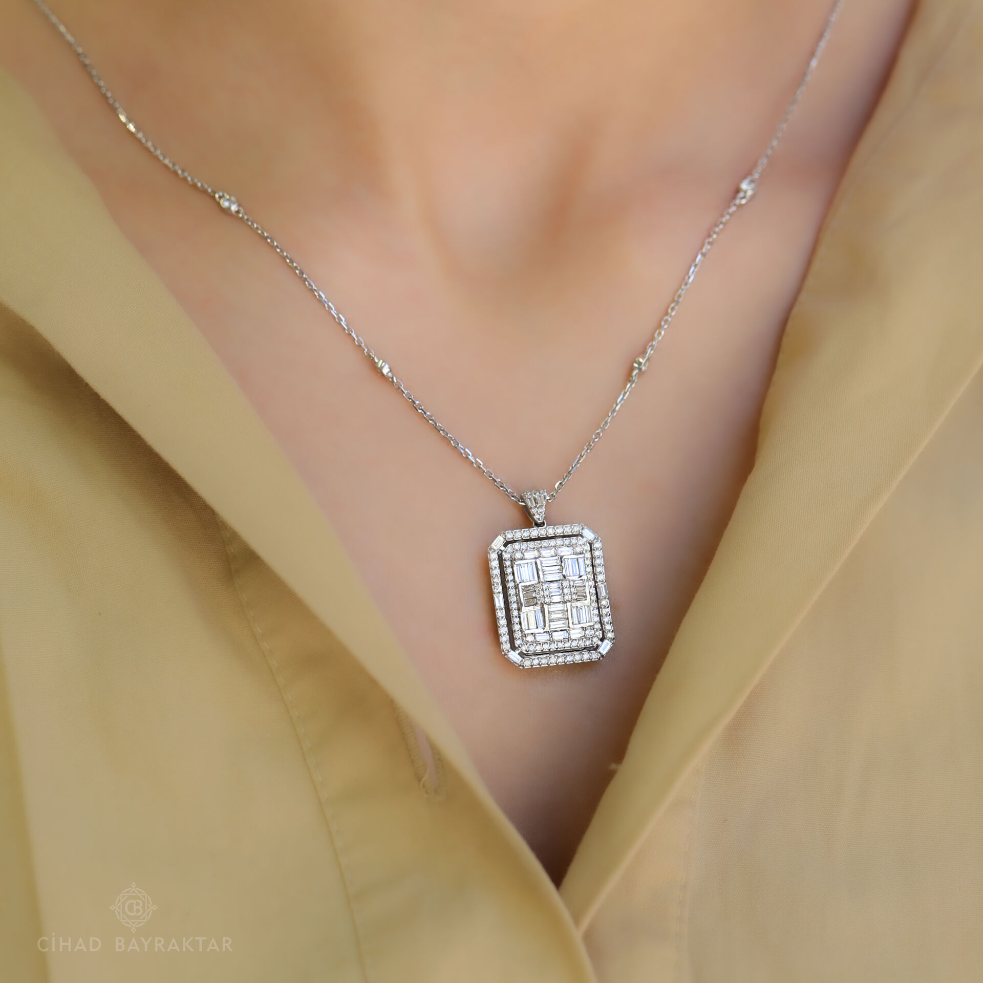 1.60 ct Pırlanta Baget Kolye