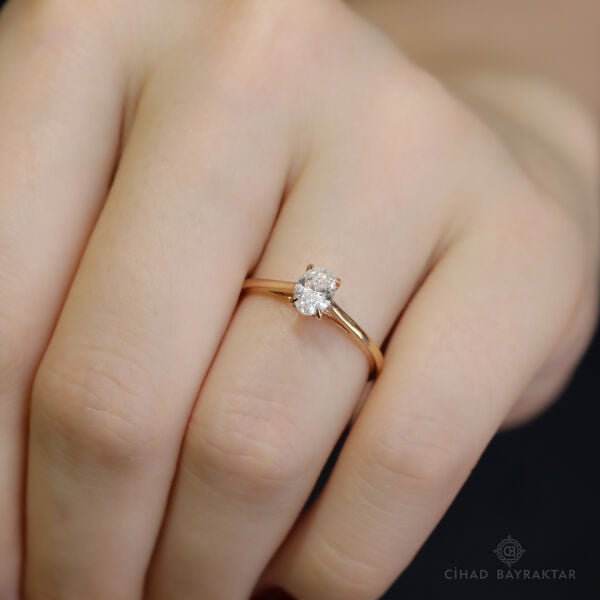 0.73 ct Pırlanta Oval Yüzük