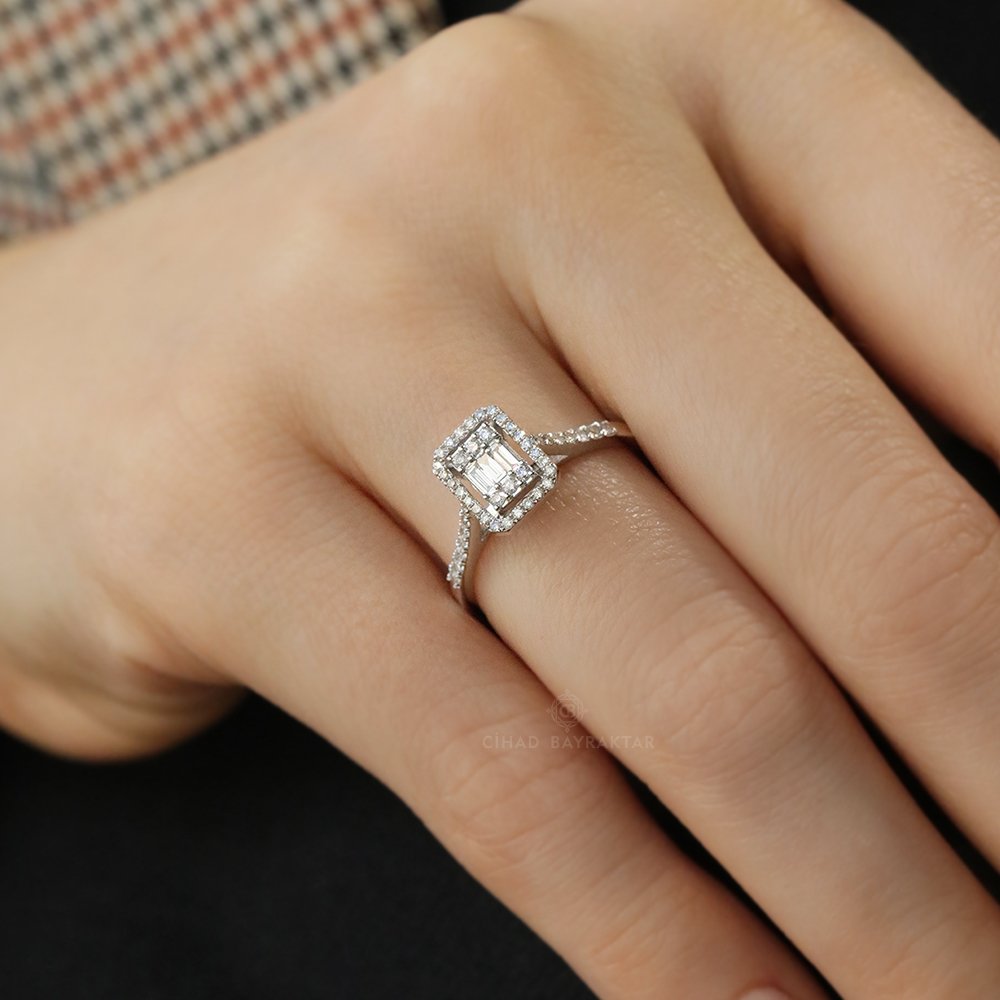 0,35 Ct. Baget Pırlanta Yüzük
