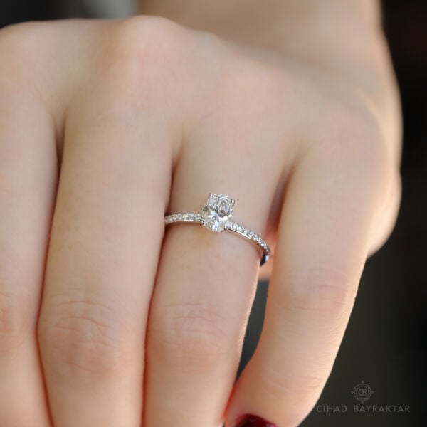 0.84 ct Pırlanta Oval Yüzük