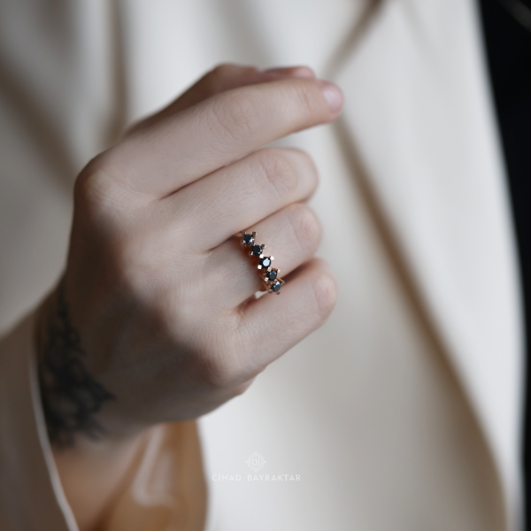 1,00 Ct. Siyah Beştaş Pırlanta Yüzük