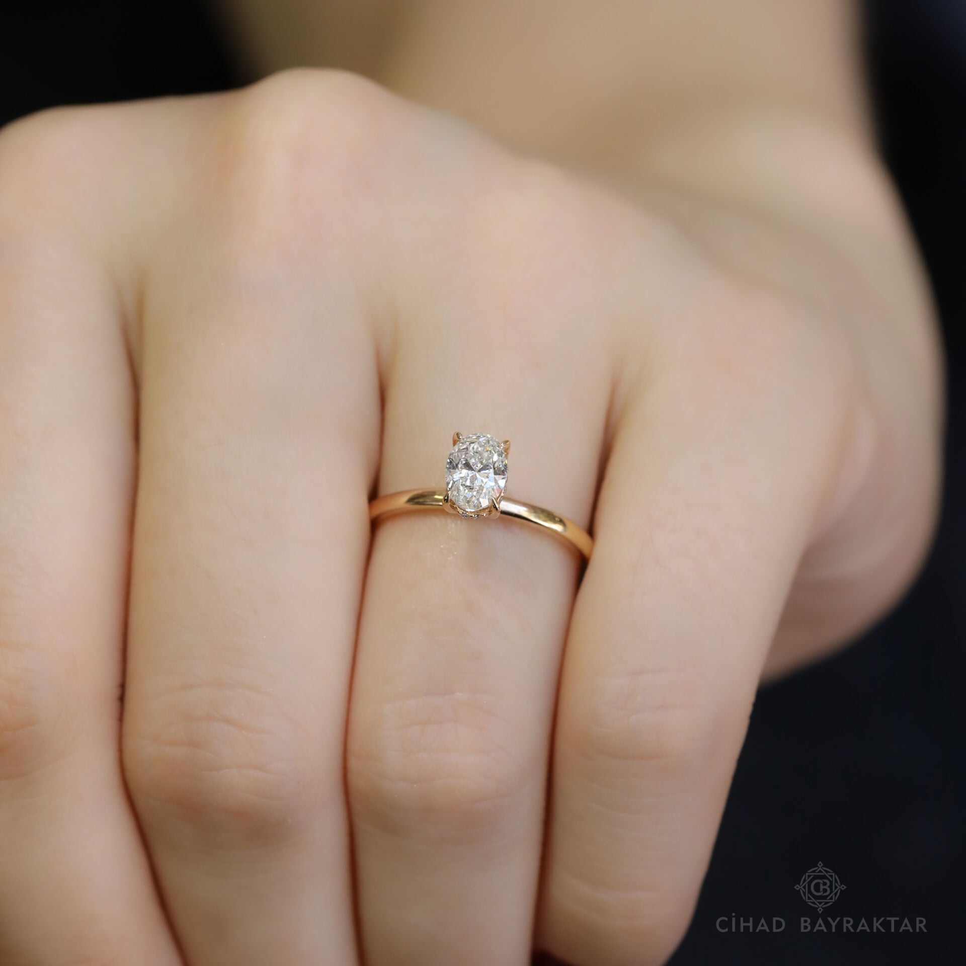 0.74 ct Pırlanta Oval Yüzük