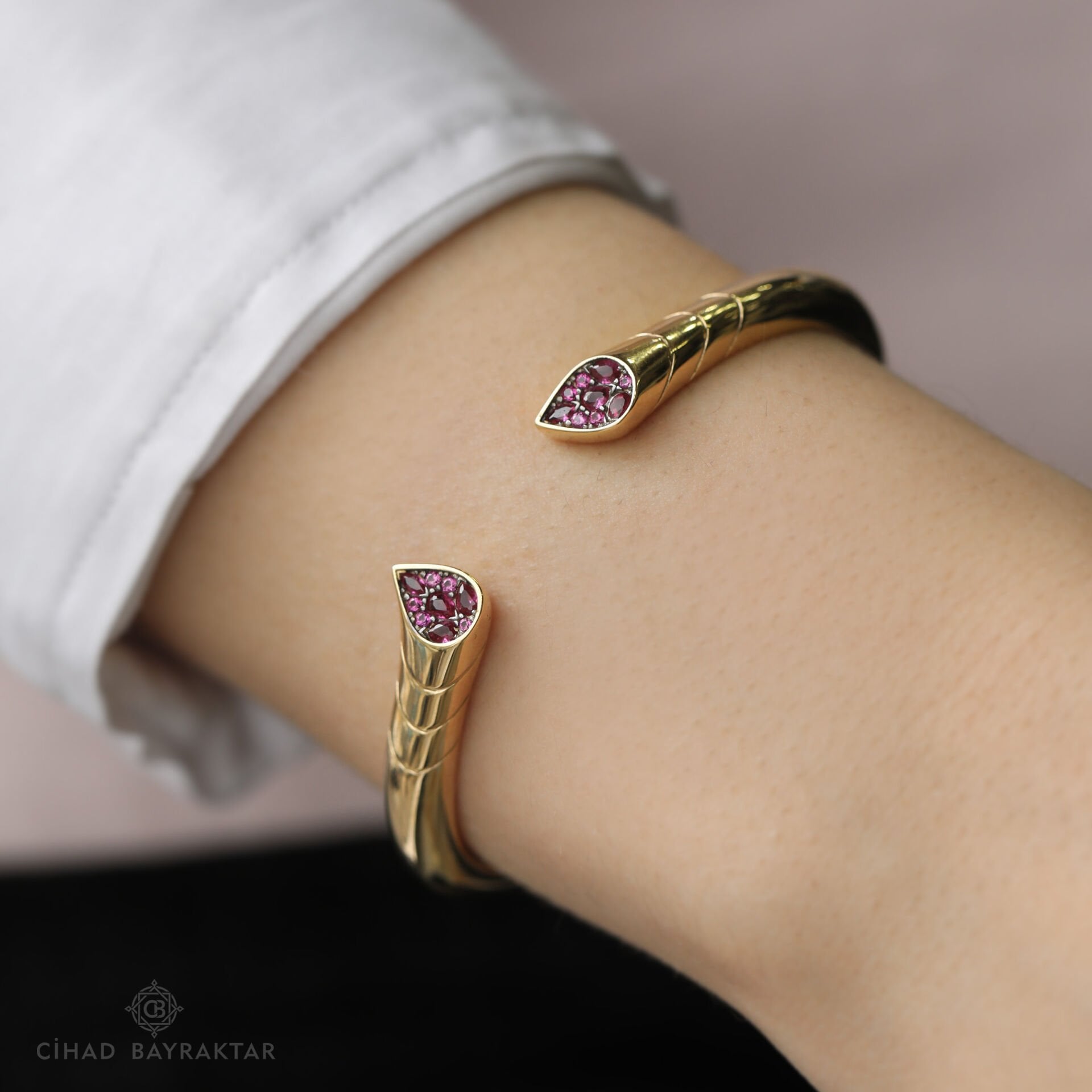 Cetaş Taşlı Altın Kelepçe