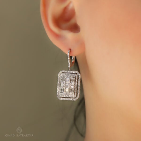 3.39 ct Pırlanta Baget Küpe