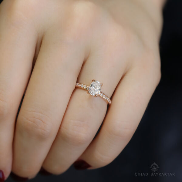0.92 ct Pırlanta Oval Yüzük