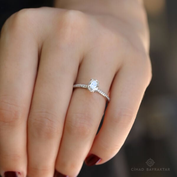 0.93 ct Pırlanta Oval Yüzük