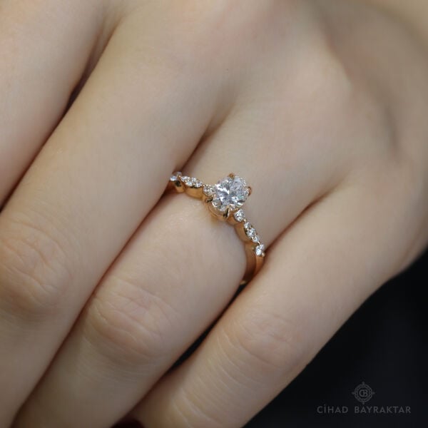 0.90 ct Pırlanta Oval Yüzük