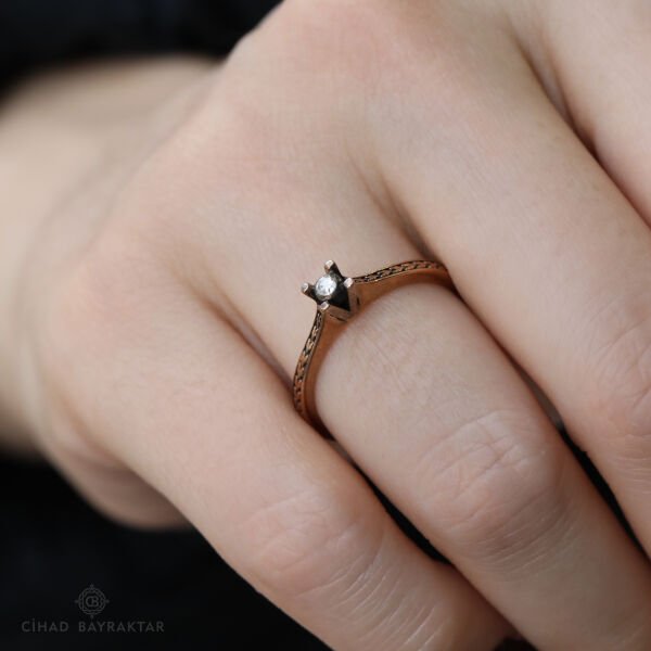 0,05 ct Elmas Tektaş Yüzük