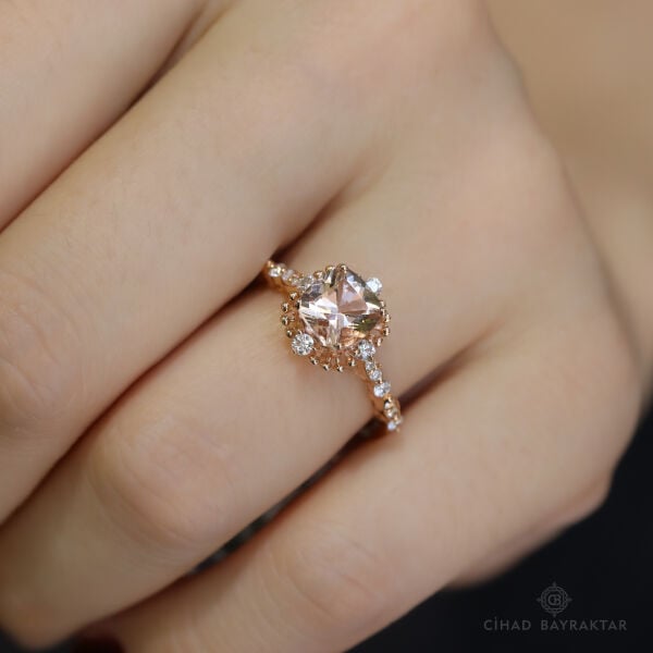 0.30 ct Pırlanta Morganite Yüzük