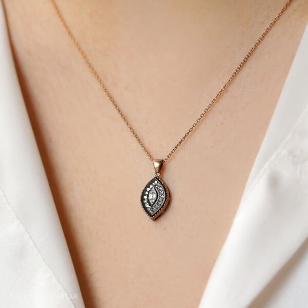 0,04 ct Elmas Mekik Kolye