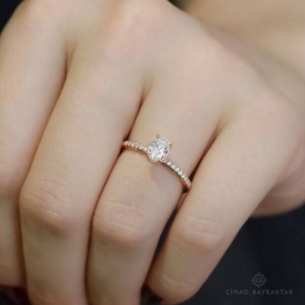 0.71 ct Pırlanta Oval Yüzük