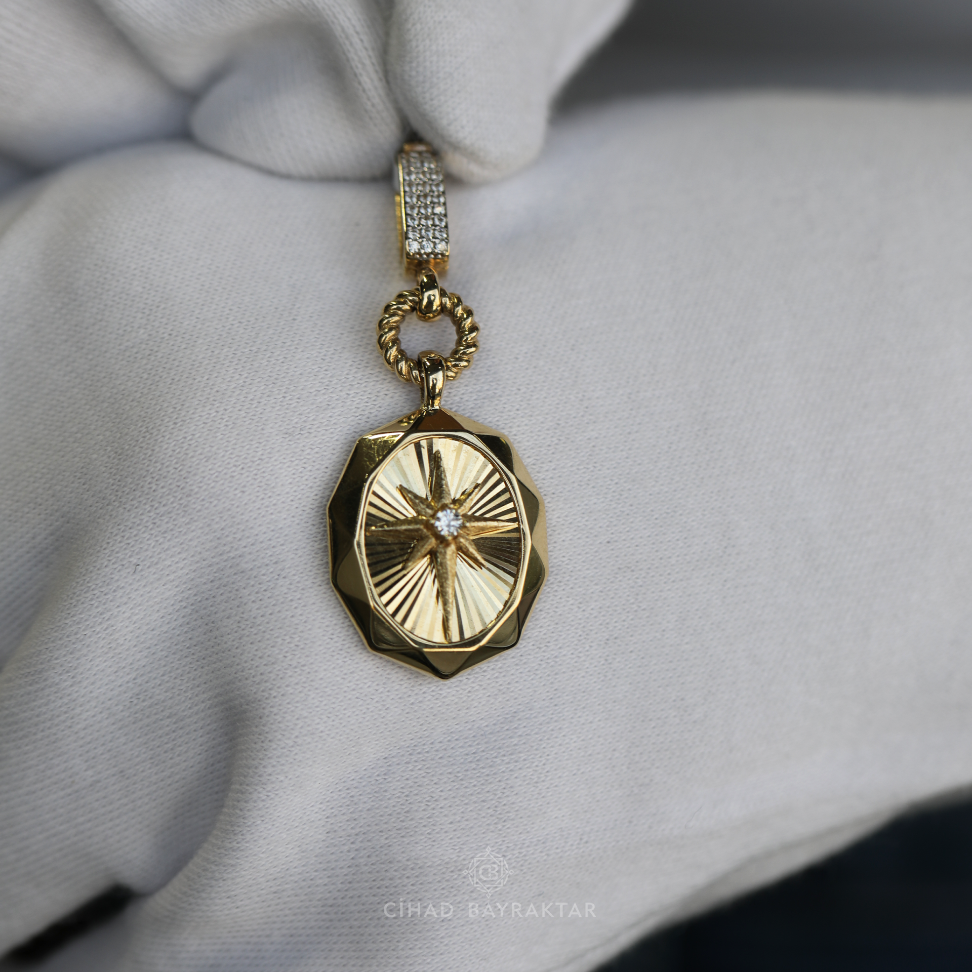 Figür Ema Charm