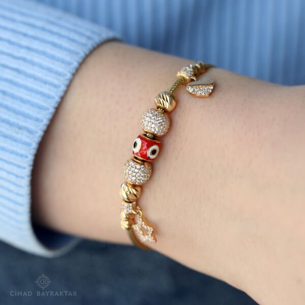 Figürlü ve Taşlı Altın Bileklik