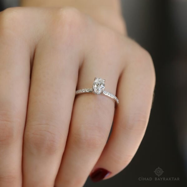 0.95 ct Pırlanta Oval Yüzük