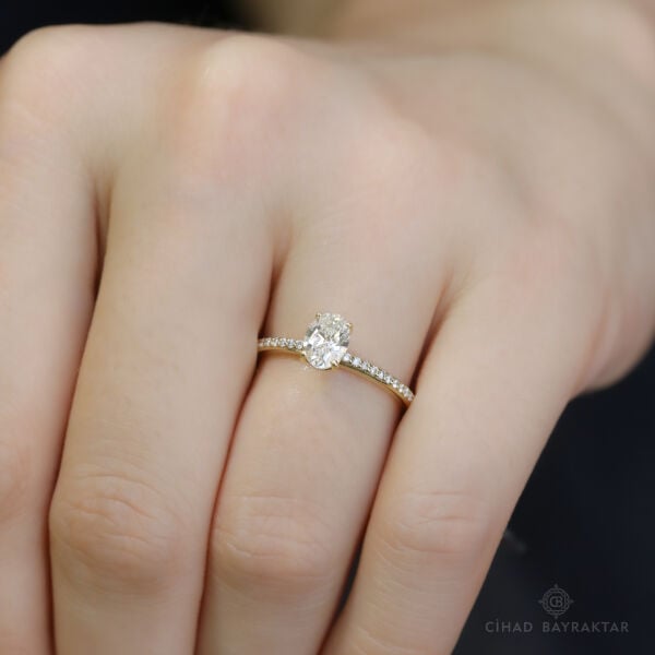 0.90 ct Pırlanta Oval Yüzük