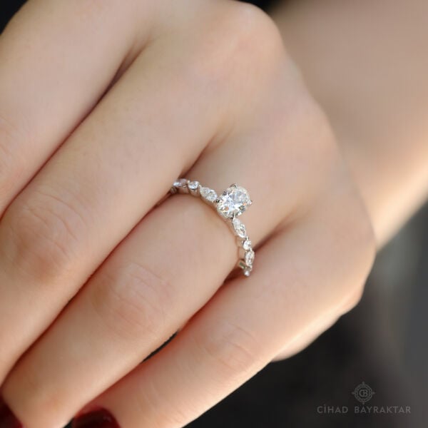 1.12 ct Pırlanta Oval Yüzük