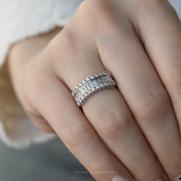 1,11 ct Pırlanta Baget Yüzük