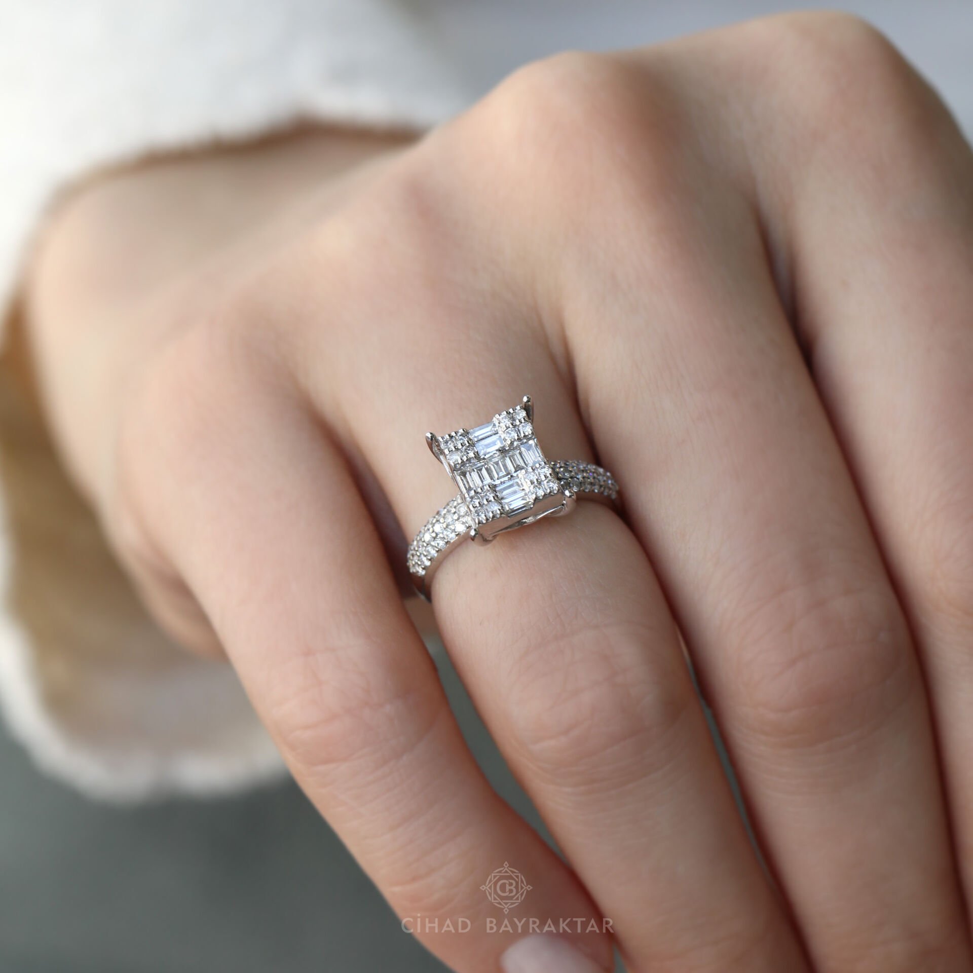 0,64 ct Pırlanta Baget Yüzük