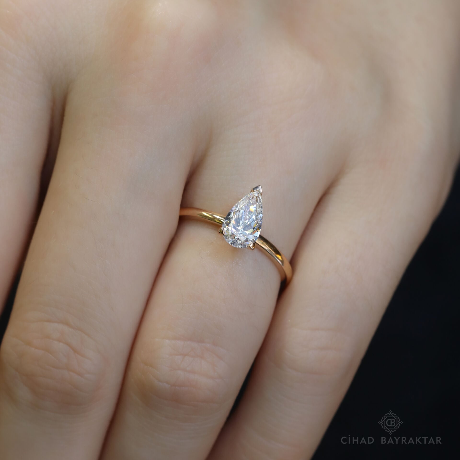 1.00 ct Pırlanta Damla Yüzük
