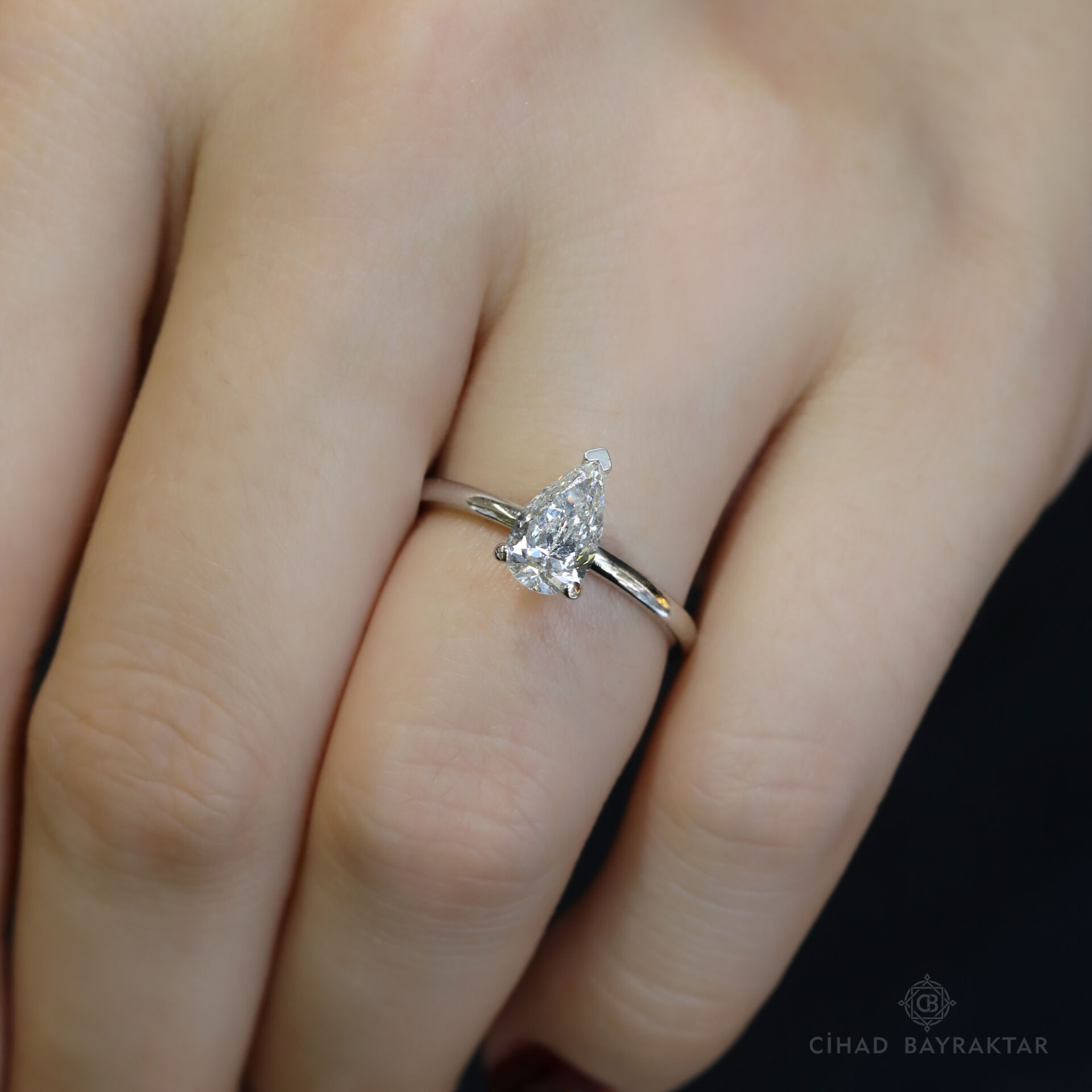 1.00 ct Pırlanta Damla Yüzük